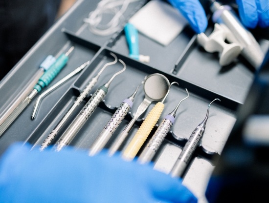 Tray with dental mirrors and instruments