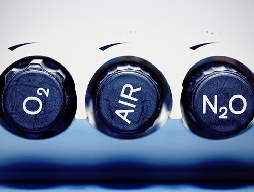 a set of knobs on a nitrous oxide machine