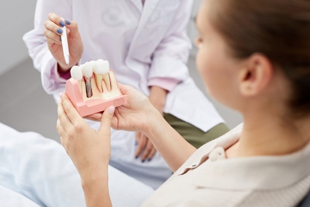 model of dental implant